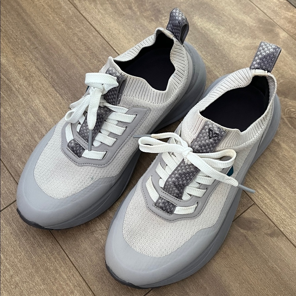 Vessi Women’s Stormburst Low Top Gray Waterproof Sneakers Size 6 - Picture 2 of 7